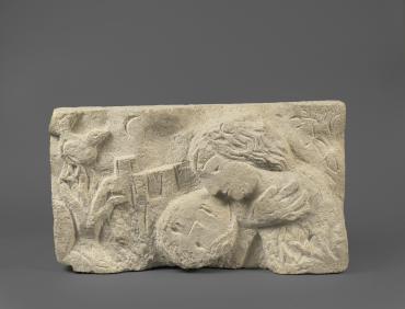 Amoureux au village avec coq et Couple allongé, <i>circa</i> 1969, Sculpture de Marc Chagall