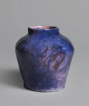 Essai pour un vase : Femme et oiseau sur fond bleu, <i>circa</i> 1951, Céramique de Marc Chagall