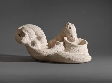 Femme au puits ou Femme à l'auge, <i>circa</i> 1953, Céramique de Marc Chagall