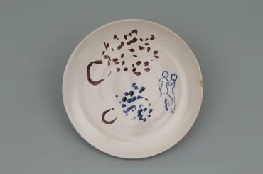 Service de mariage d’Ida Chagall : petite assiette 5 : Deux grands bouquets aux amoureux, 1951, Céramique de Marc Chagall
