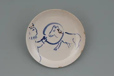 Service de mariage d’Ida Chagall : petite assiette 6 : Clown et cerceau, 1951, Céramique de Marc Chagall