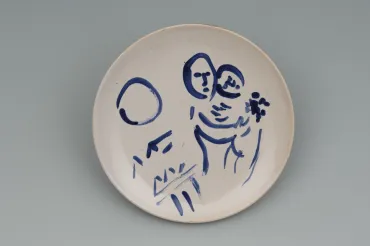 Service de mariage d’Ida Chagall : sous-tasse 4 : Amoureux au clair de lune, 1951, Céramique de Marc Chagall