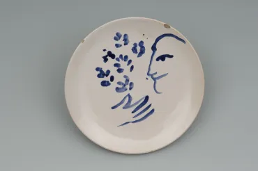 Ida Chagall’s wedding service: saucer 5: Smiling Profile With Flowers, 1951, Ceramic by Marc Chagall